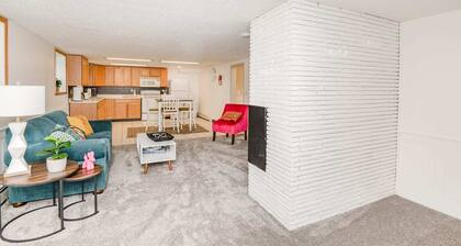 Remodeled Townhome Close to Downtown