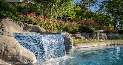 Oaks and Roses Ranch - Pool/Spa! Bocce, Volleyball and Firepit!