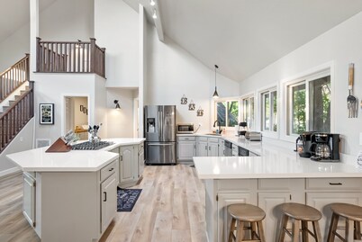 Oaks and Roses Ranch - Pool/Spa!   Bocce, Volleyball and Firepit!