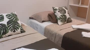 Standard-Dreibettzimmer | Minibar, Bettwäsche