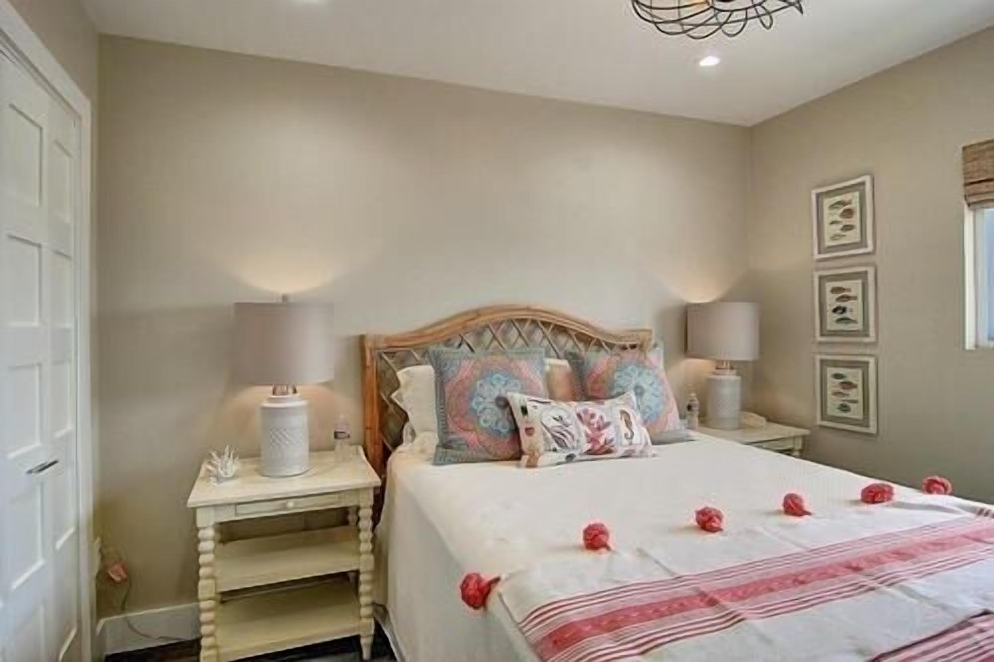 Bay Tree B13/14 3 Bedroom Condo by Redawning