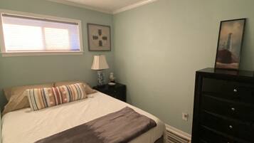 1 bedroom, desk, iron/ironing board, free WiFi