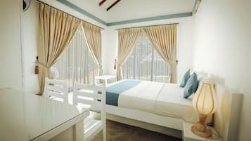 Kamar Double Deluks, 1 kamar tidur, pemandangan laut | Meja kerja, ruang kerja ramah laptop, kedap suara, dan Wi-Fi gratis