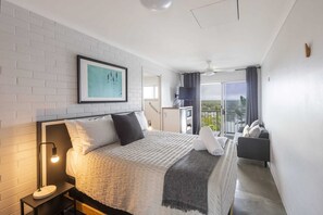 1 bedroom, desk, iron/ironing board, WiFi