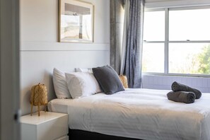 3 Schlafzimmer, Schreibtisch, Bügeleisen/Bügelbrett, WLAN