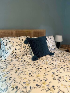 3 quartos, ferros/tábuas de passar roupa, Wi-Fi, roupa de cama