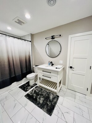 淋浴設備、風筒、提供毛巾、番梘