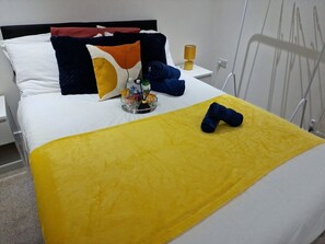 1 chambre, fer et planche à repasser, accès Internet, draps fournis