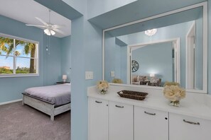 2 Schlafzimmer, Schreibtisch, Bügeleisen/Bügelbrett, WLAN