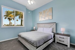 2 Schlafzimmer, Schreibtisch, Bügeleisen/Bügelbrett, WLAN