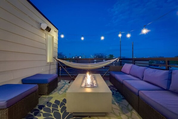 Property grounds - Modern, Spacious Townhouse Mins from Downtown (Denver)