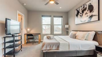 3 Schlafzimmer, Schreibtisch, Bügeleisen/Bügelbrett, Reisekinderbett