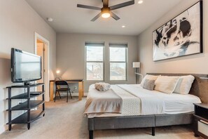 3 bedrooms, desk, iron/ironing board, travel crib