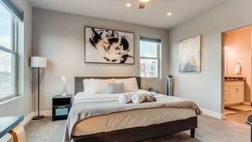 3 bedrooms, desk, iron/ironing board, travel crib