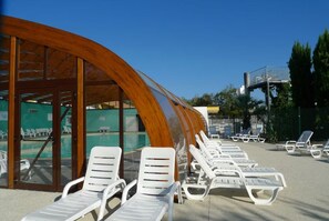 Piscina coperta, piscina all'aperto