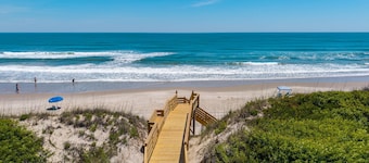 --Lux-- Ocean View, Rooftop Decks, Heated Pool, XL Hot Tub, Modern, Arcade