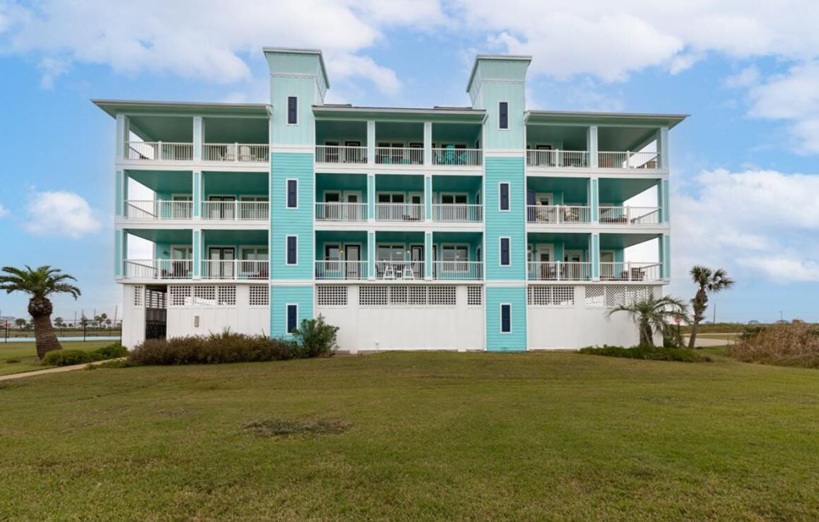 "Seaglass Oasis" -BEACH FRONT-OCEAN VIEW-NEW LISTING