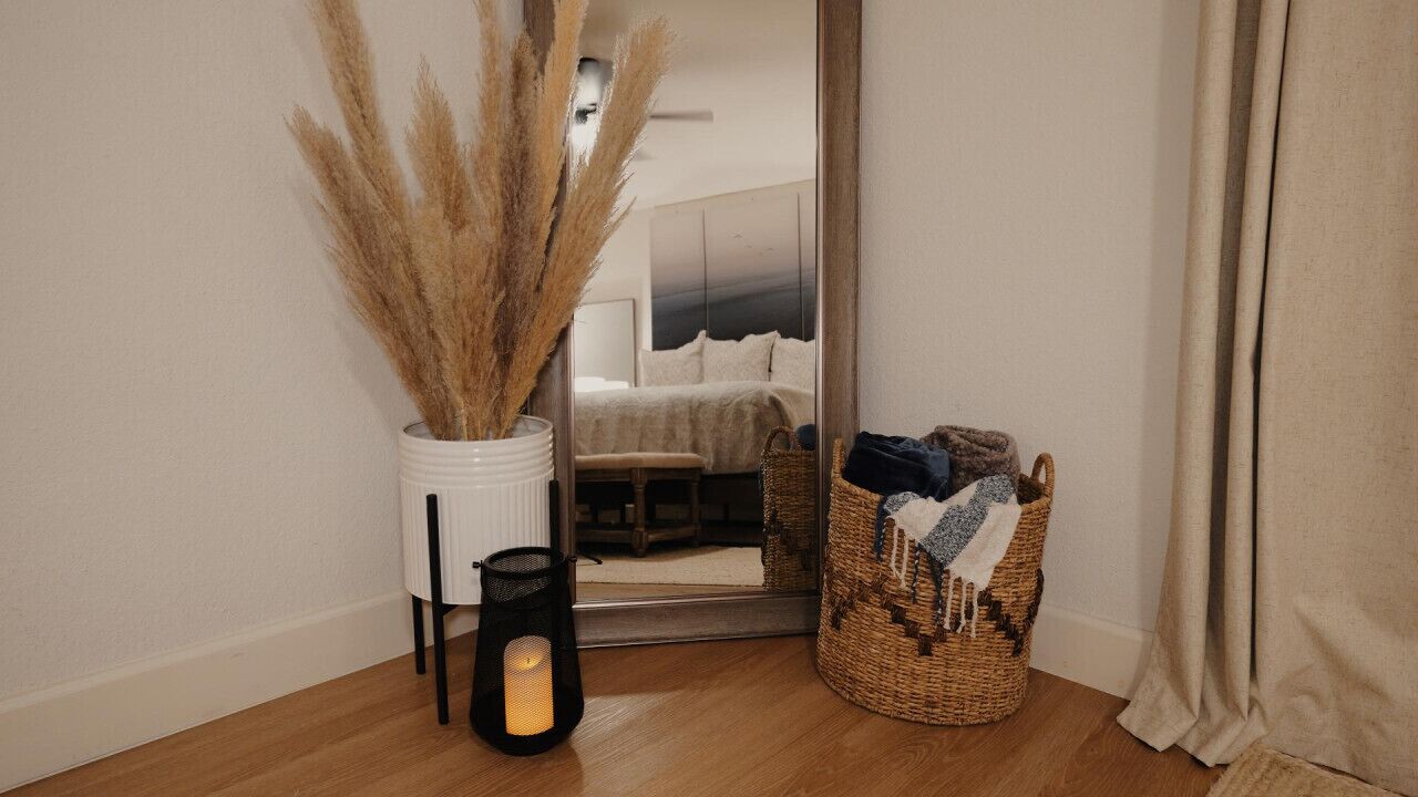 4 habitaciones, escritorio, tabla de planchar con plancha y wifi gratis 