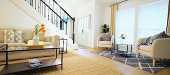 Blackjack House with King Bed! The Woodlands!