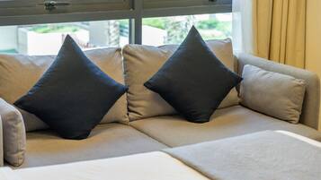 3 bedrooms, desk, iron/ironing board, WiFi