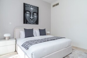 3 habitaciones, escritorio, tabla de planchar con plancha y wifi 