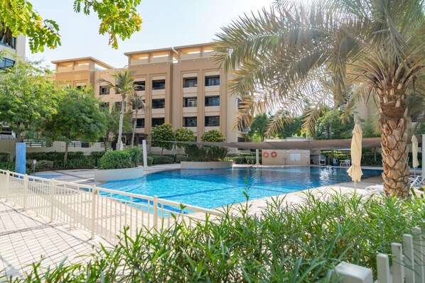 Pool - 103 - 3BHK - AL SIDIR GREENS · Spacious 3BHK Golf/Ski Dubai/Emirates Mall/Parks (Dubai)
