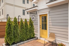 ฝ่ายต้อนรับ