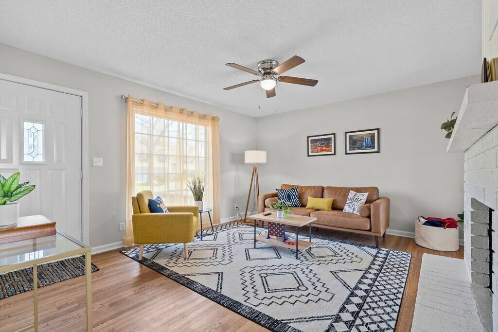 Cozy Home_Quiet_Mins from KC Attractions