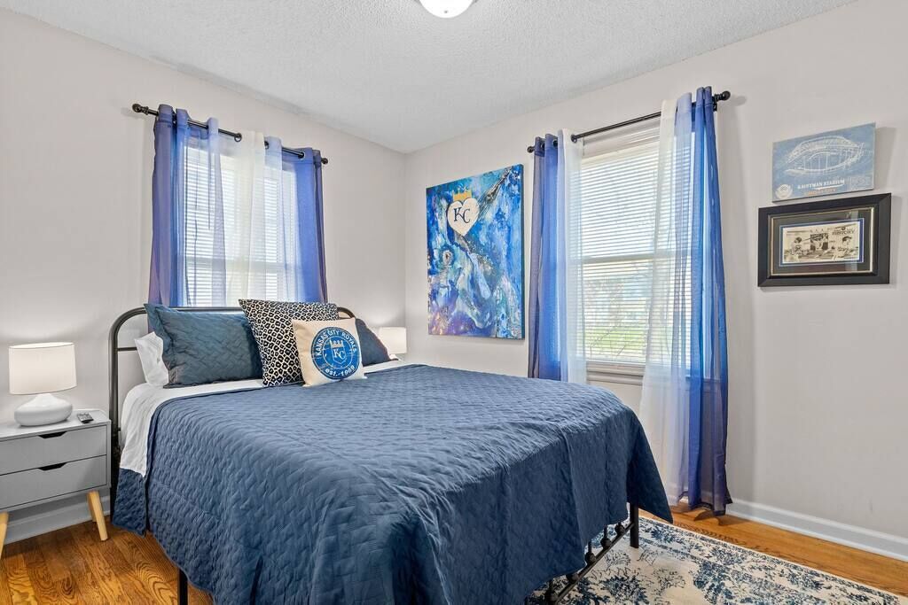 Cozy Home_Quiet_Mins from KC Attractions