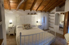 3 makuuhuonetta, vauvan matkasänky, Wi-Fi