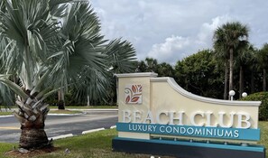 Property grounds - Unique Coastal Retreat W/2 Kings (Melbourne)