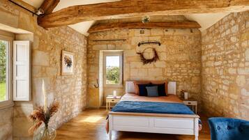 4 bedrooms, desk, travel crib, free WiFi