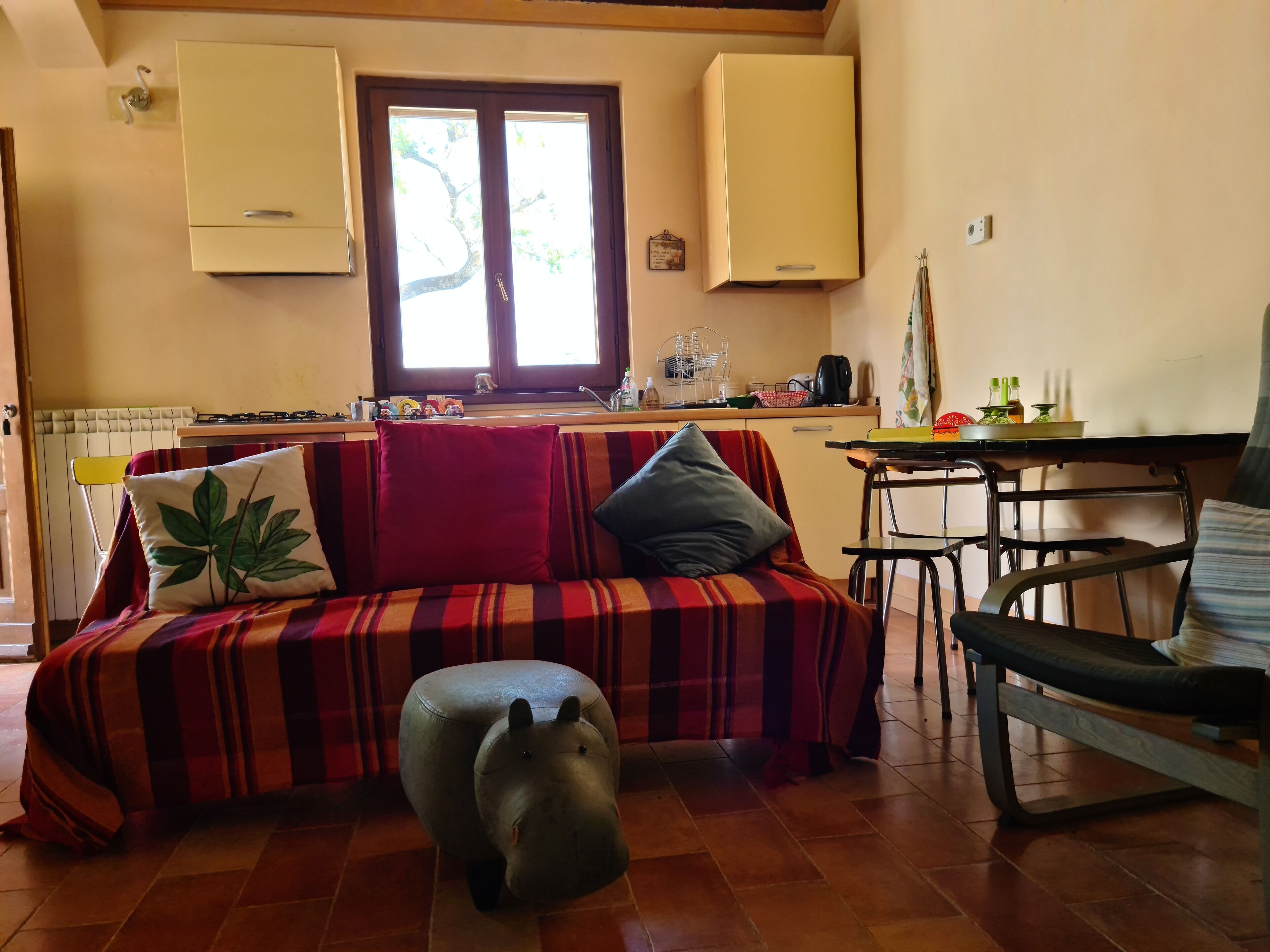 Beautiful 2-bed Apartment With Pool Access