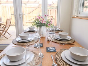 Dining - Gloccamaura (Newton Abbot)