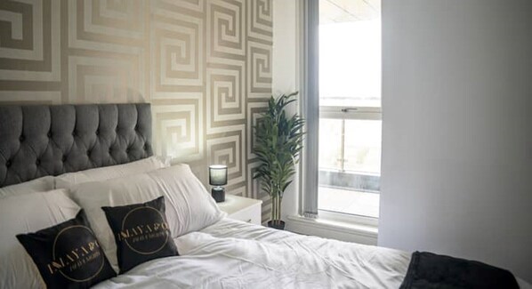 2 bedrooms, iron/ironing board, free WiFi, bed sheets - Imaya apartments M3 Manchester (Salford)