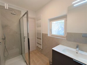 Shower, bidet