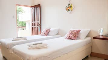 Twin Room | Iron/ironing board, free WiFi
