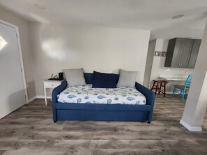 2 chambres, fer et planche à repasser, Wi-Fi gratuit, draps fournis