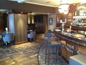 2 bars/lounges - The Fort Hotel (Dundee)