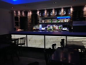 2 bars/lounges - The Fort Hotel (Dundee)