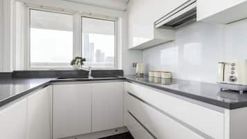 Apartment | Private kitchen | Fridge, oven, stovetop, dishwasher
