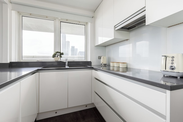 Apartment | Private kitchen | Fridge, oven, stovetop, dishwasher