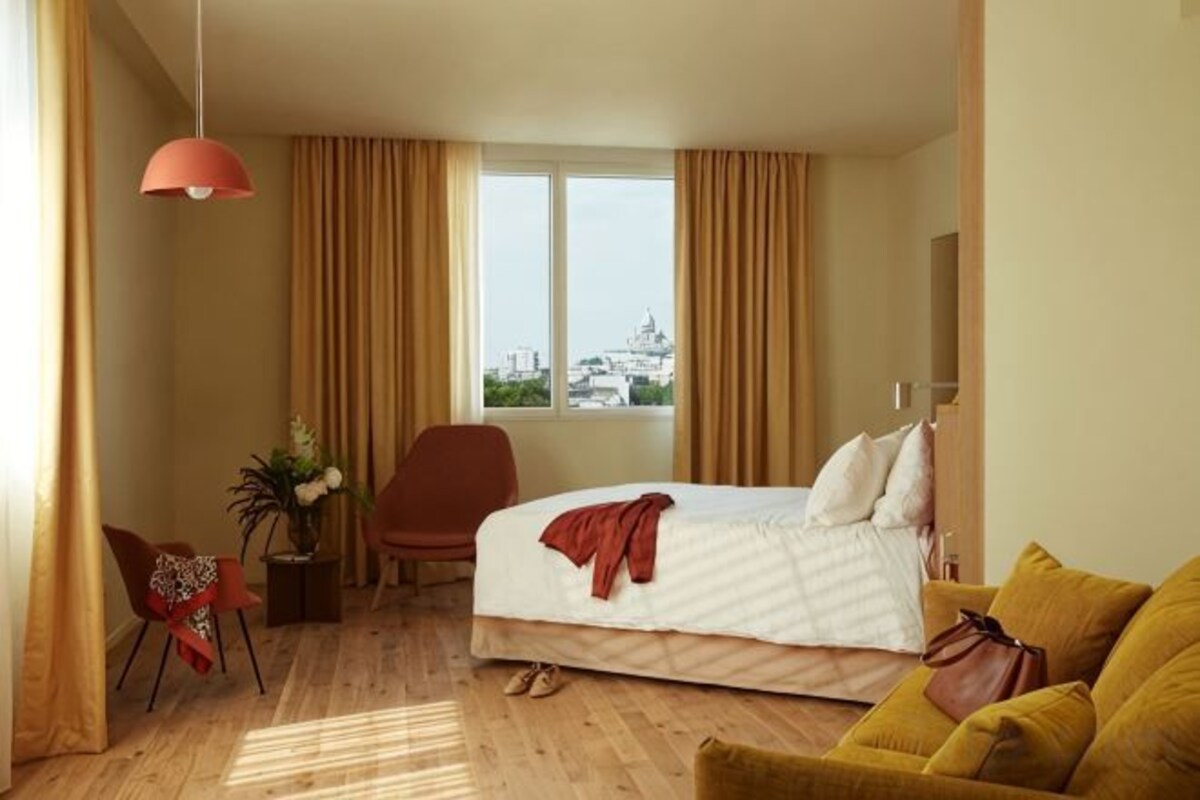 Premium Family Room