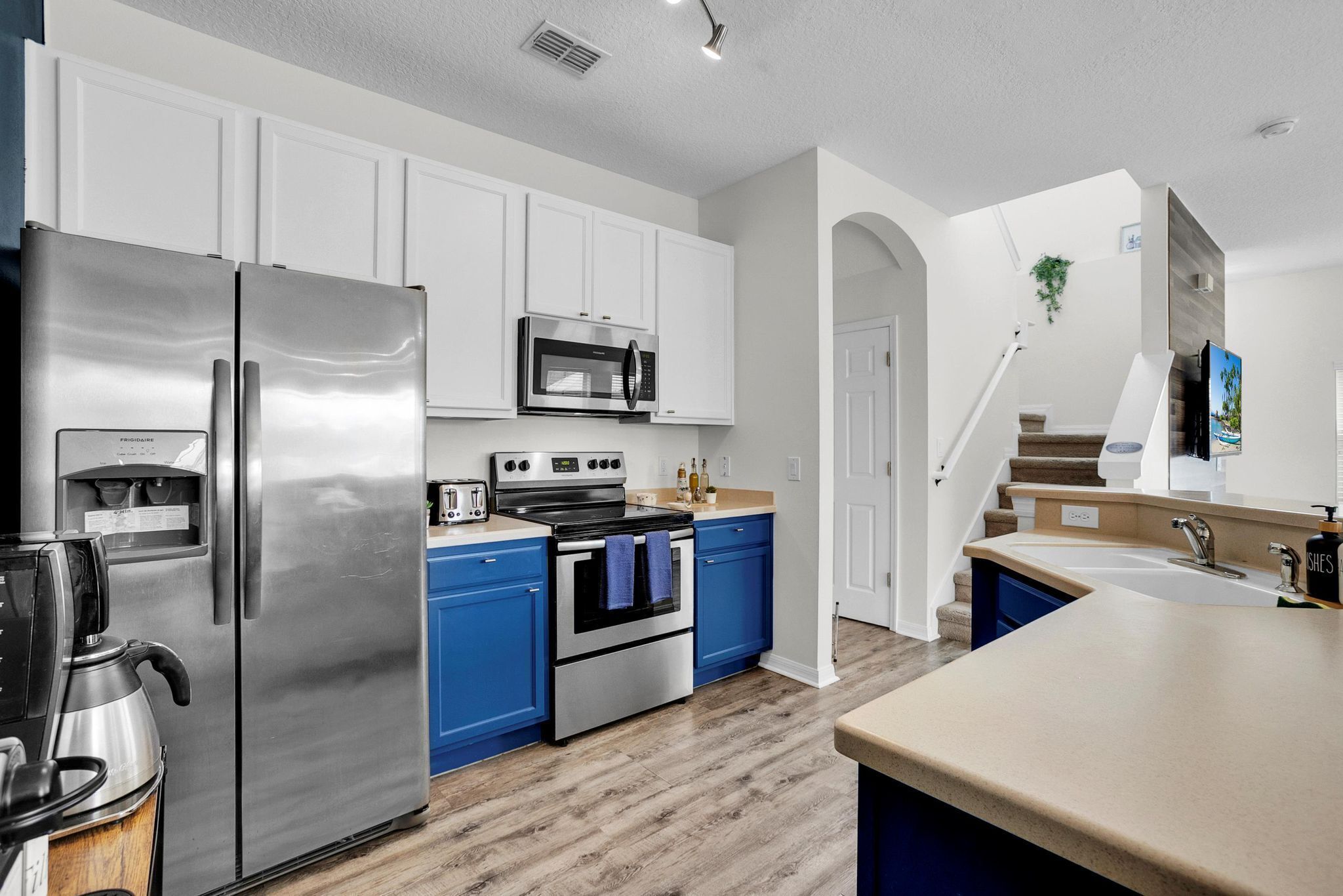 Cozy 4Bed/3Ba Townhouse w/private pool near Disney