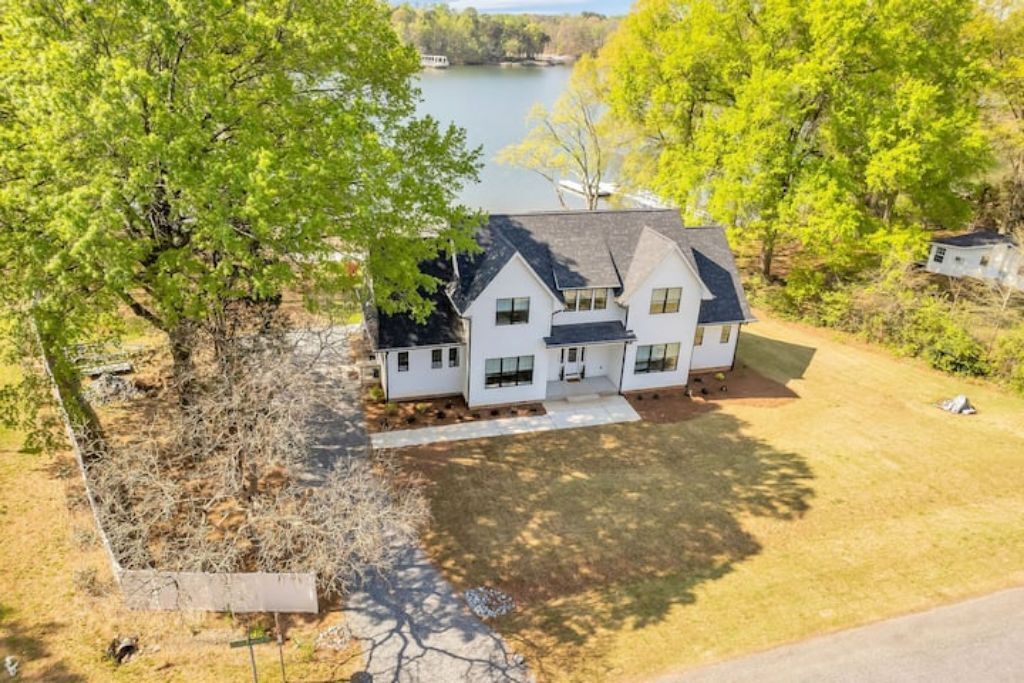 New Lake House with dock & Beach
