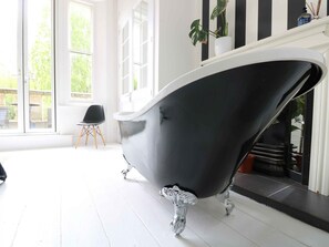 Interior - Perfect Retreat in Luxury & Historical Manor House (Binstead, Ryde)