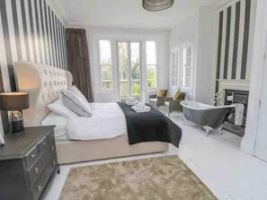 4 chambres, bureau, fer et planche à repasser, Wi-Fi gratuit