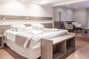 Fer et planche à repasser, Wi-Fi gratuit, draps fournis