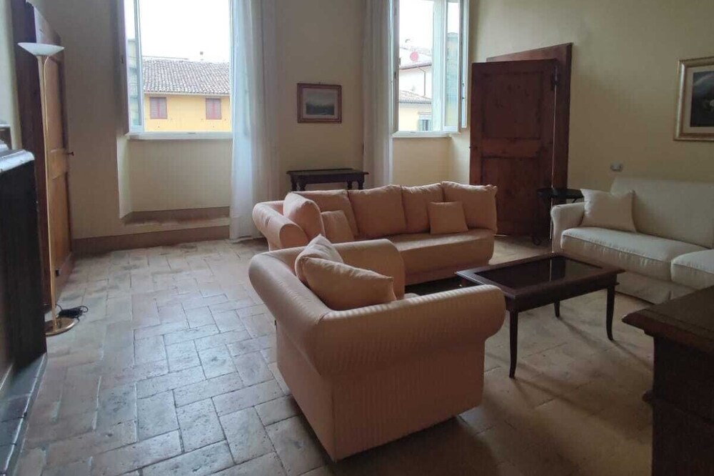 Beautiful large apartment with fresco