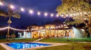 Outdoor pool - The Arenal Mansion (Provincia de Alajuela)